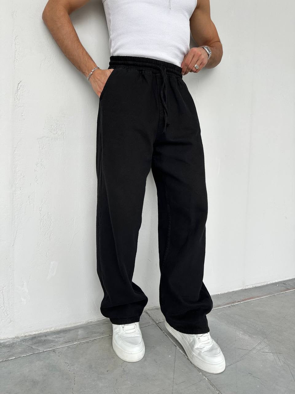 Baggy black pants