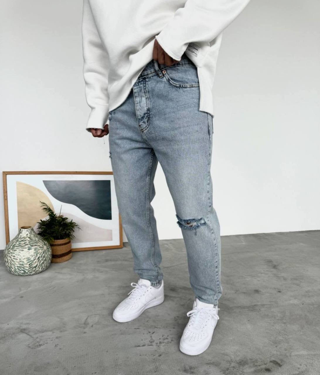 One knee jeans pants